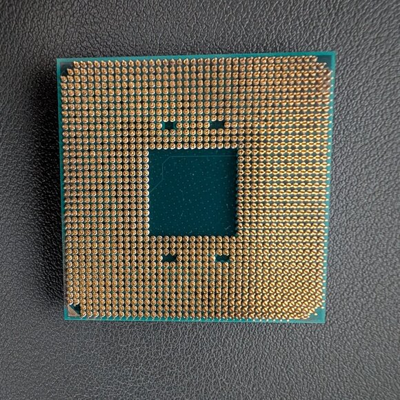 AMD Ryzen 7 1700X 3.8GHz Eight Core (YD170XBCAEWOF) Processor - Picture 2 of 6